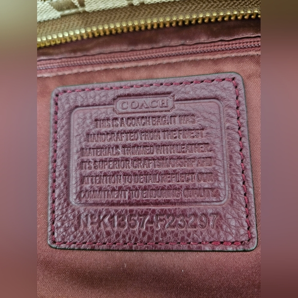 COACH AUTHENTIC F23297 PARK CARRIE SIGNATURE SATCHEL BURGUNDY COLOR PREOWNED - Picture 9 of 15